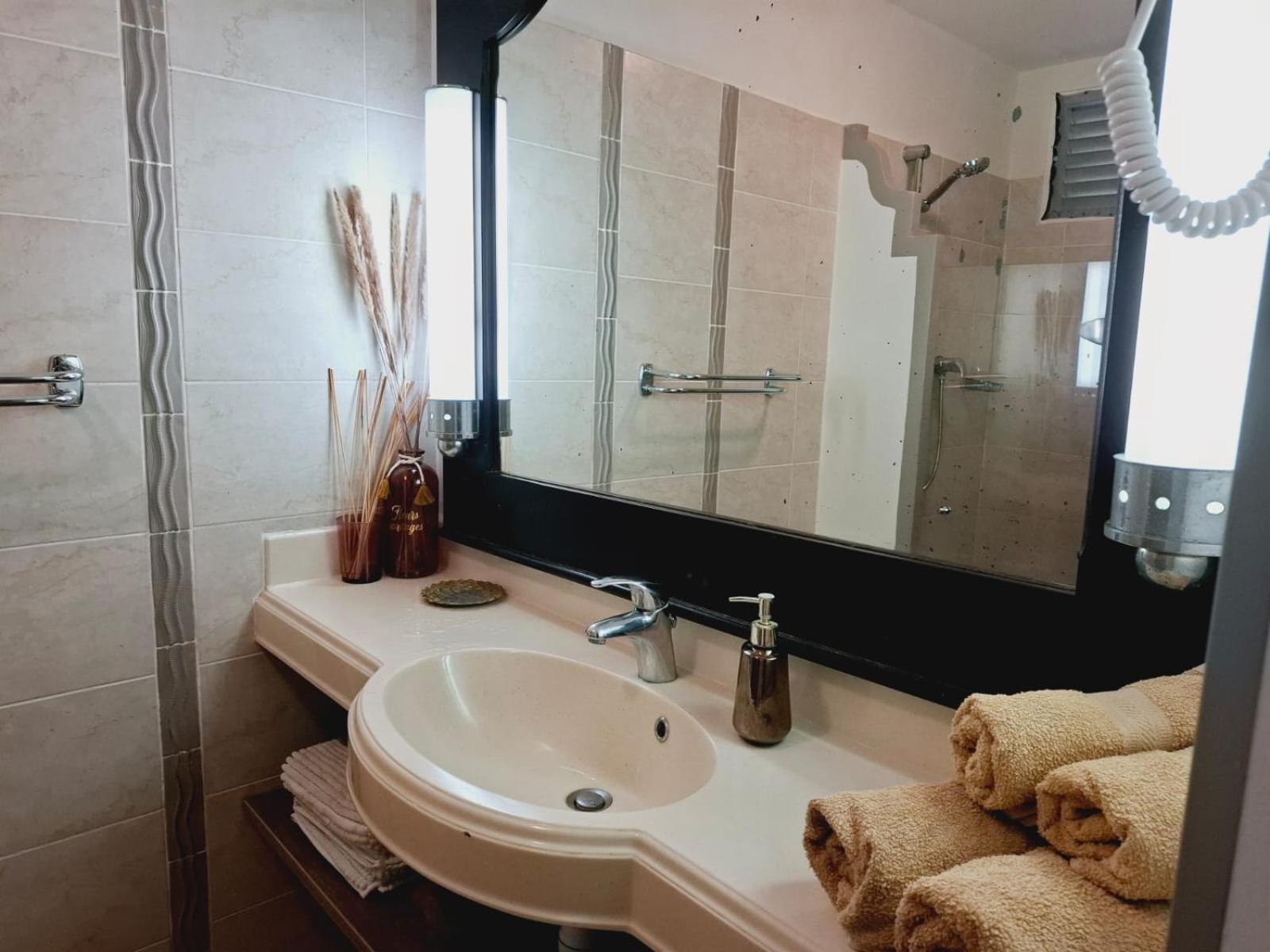 Suite 4 Pers Dans Village Vacances サンタンヌ エクステリア 写真
